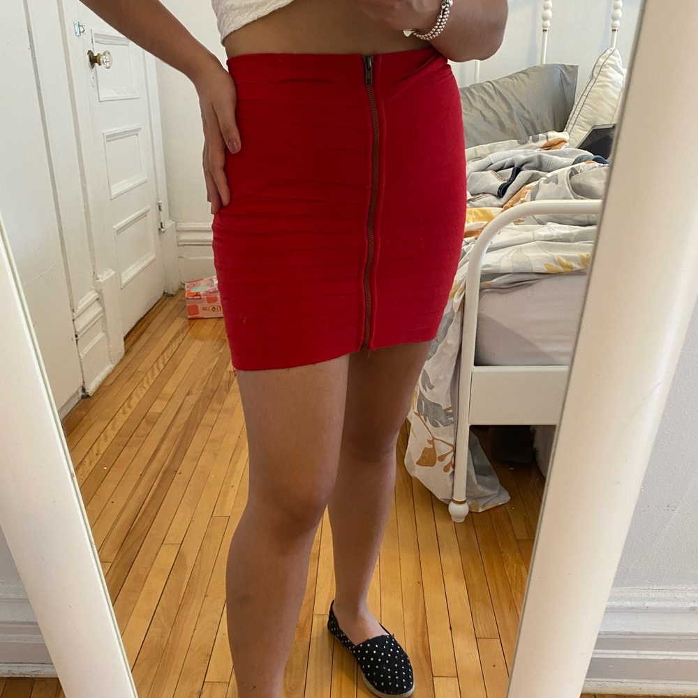 Super flattering mini red skirt